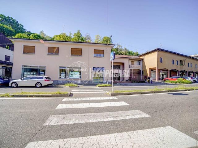 Palazzo in vendita a Azzate
