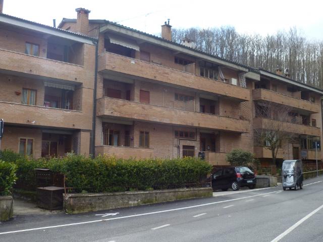 APPARTAMENTO in VENDITA a ABBADIA SAN SALVATORE di 7 vani