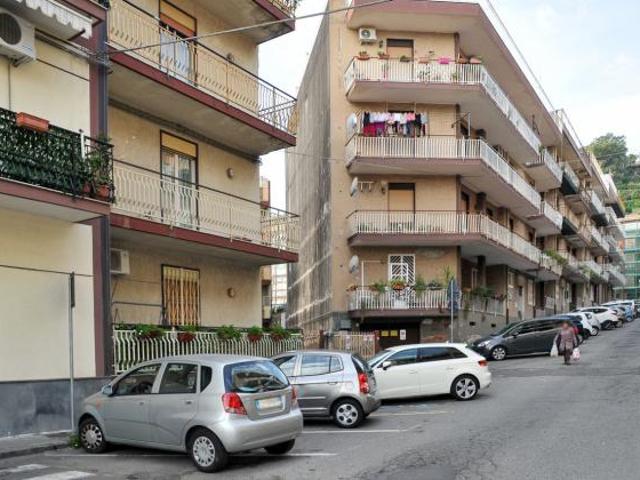 Appartamento in vendita a Aci Catena