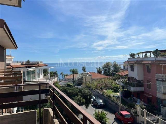 Appartamento in vendita a Aci Castello CT