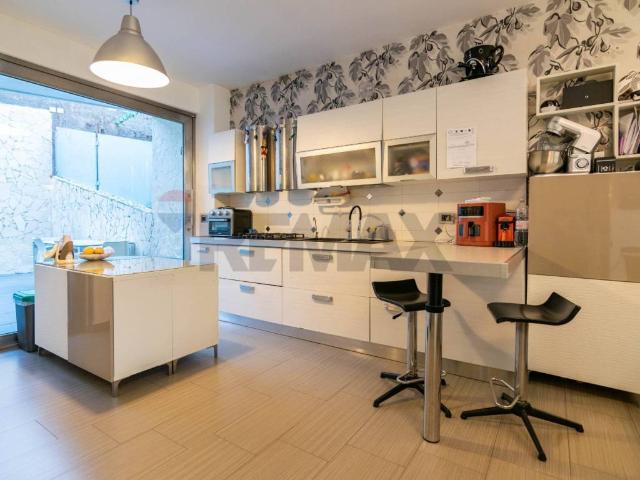 Appartamento in vendita a Aci Castello CT