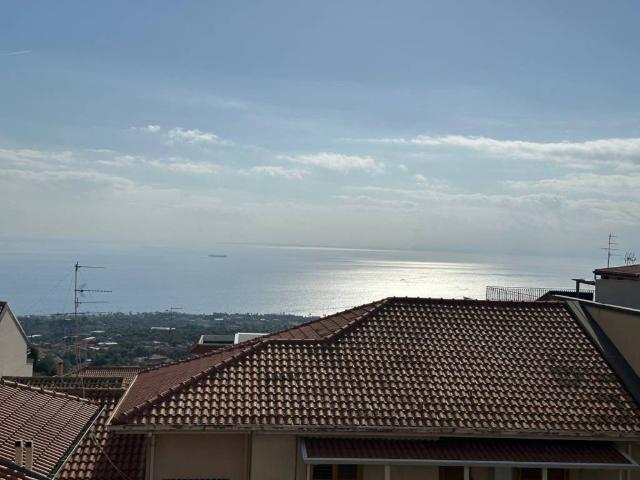 Appartamento in vendita a Aci Castello CT