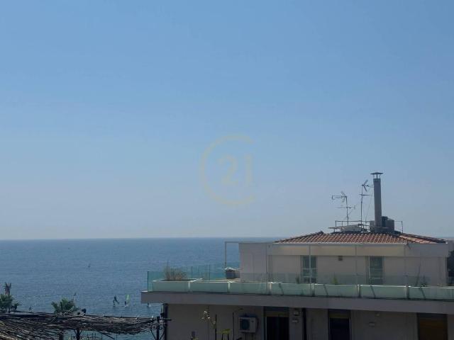 Appartamento in vendita a Aci Castello CT