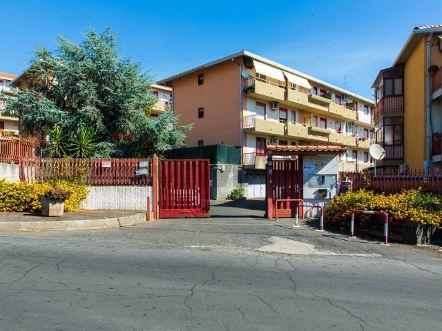 Appartamento in vendita a Aci Castello CT