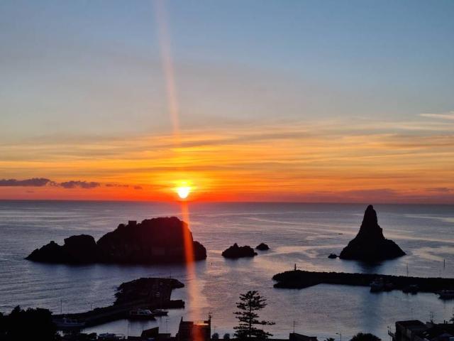 Appartamento in vendita a Aci Castello CT
