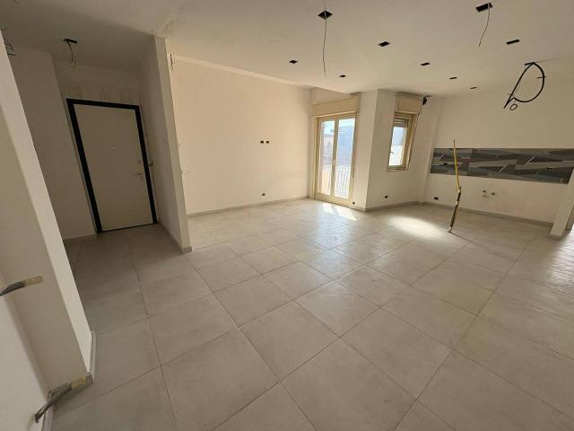 Appartamento in vendita a Aci Catena