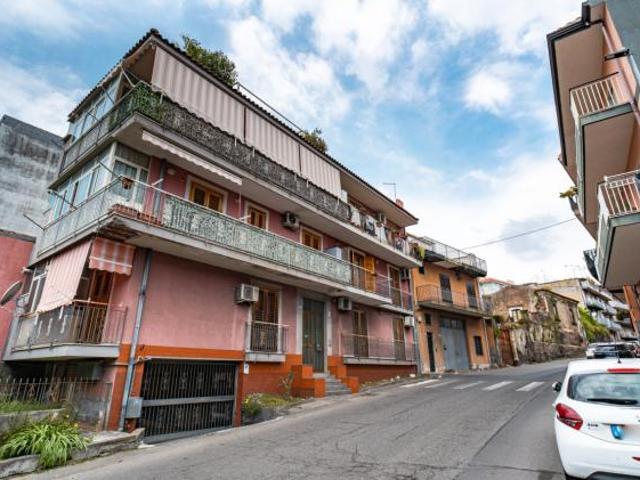 Appartamento in vendita a Aci Catena