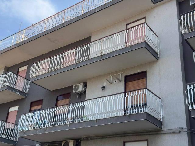 Appartamento in vendita a Aci Catena