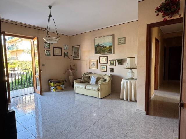 Appartamento in vendita a Aci Catena CT