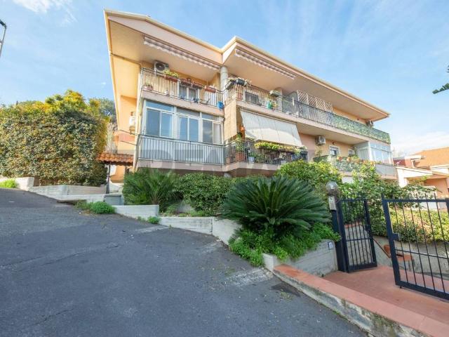 Appartamento in vendita a Aci Catena CT