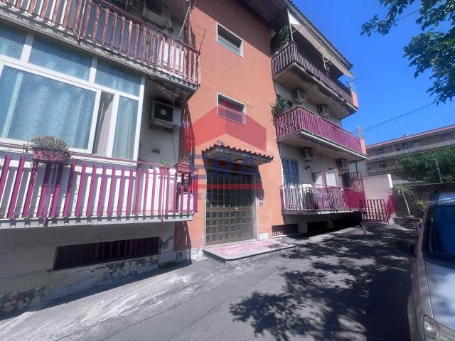 Appartamento in vendita a Aci Catena, Aci San Filippo