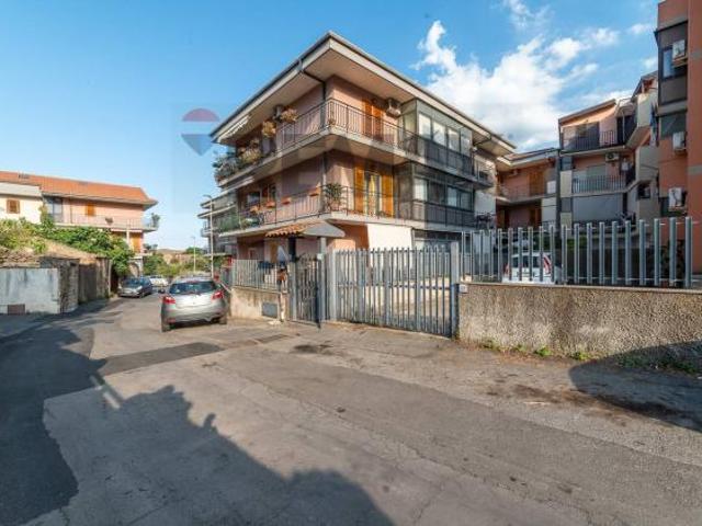 Appartamento in vendita a Aci Catena, Aci San Filippo