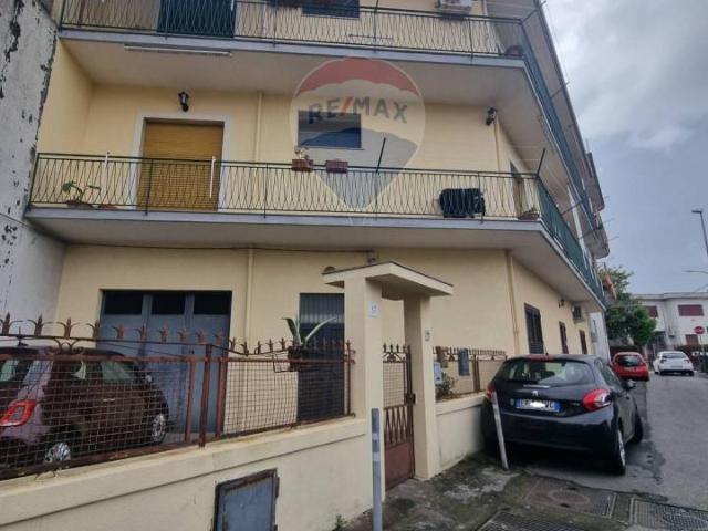 Appartamento in vendita a Aci Sant'Antonio