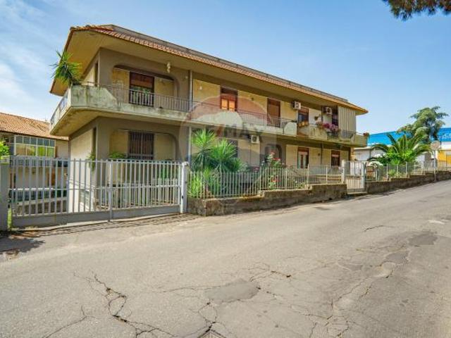 Appartamento in vendita a Aci Sant'Antonio