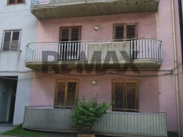Appartamento in vendita a Aci Sant'Antonio