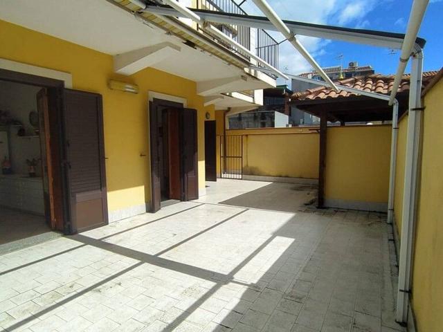 Appartamento in vendita a Acireale