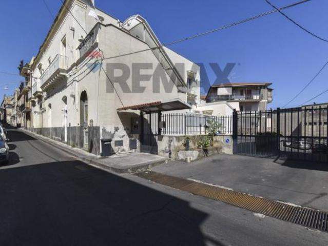 Appartamento in vendita a Acireale