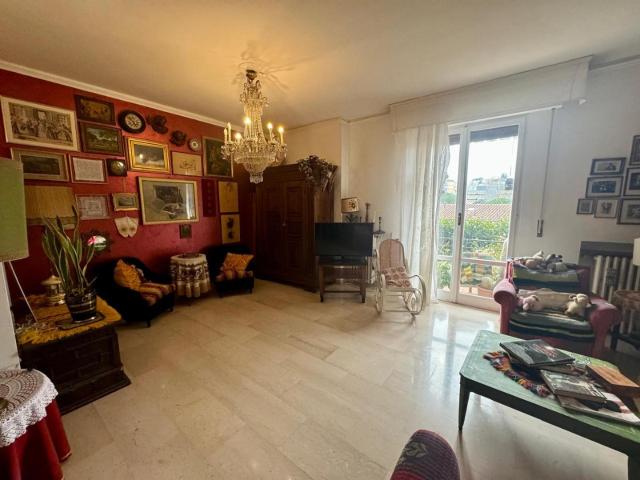 Appartamento in vendita a Acquacalda Siena in Discreto composto da 5vani