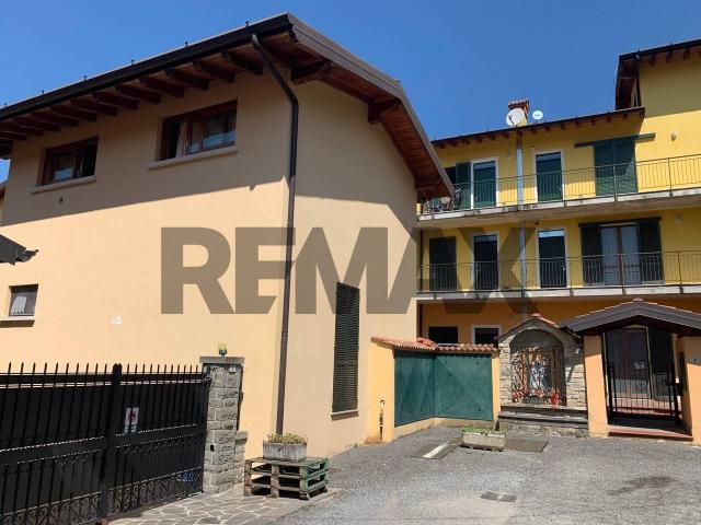 Appartamento in vendita a Adrara San Martino