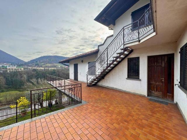 Appartamento in vendita a Adrara San Martino BG