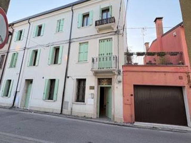 Appartamento in vendita a Adria RO