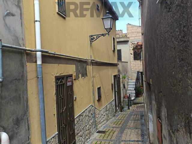 Appartamento in vendita a Agira