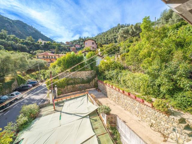 Appartamento in vendita a Airole IM