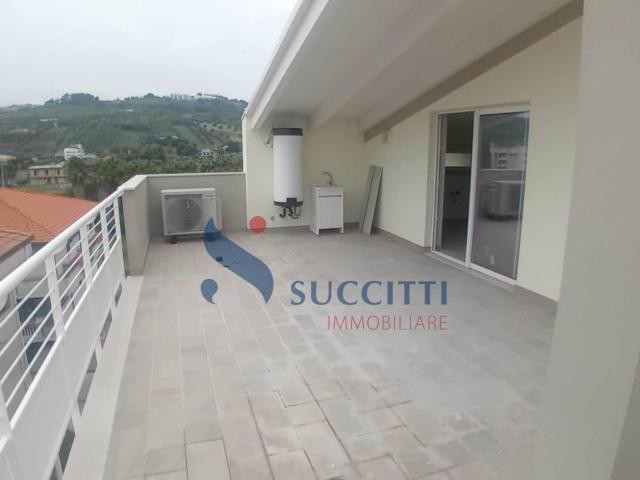 Appartamento in vendita a Alba Adriatica, Zona Mare 55m² Alba Adriatica