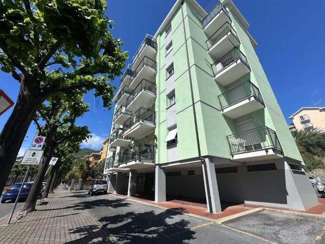 Appartamento in vendita a Albenga, Vadino