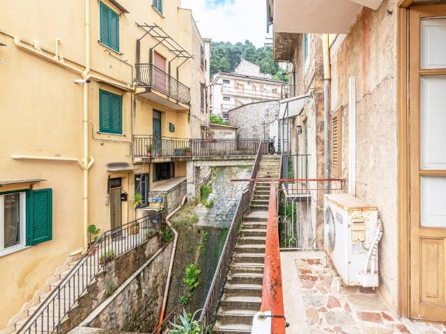 Appartamento in vendita a Altofonte PA