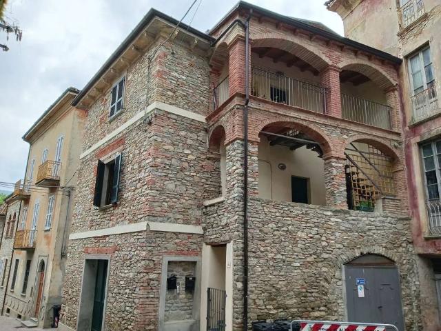 Appartamento in vendita a Alta Val Tidone PC