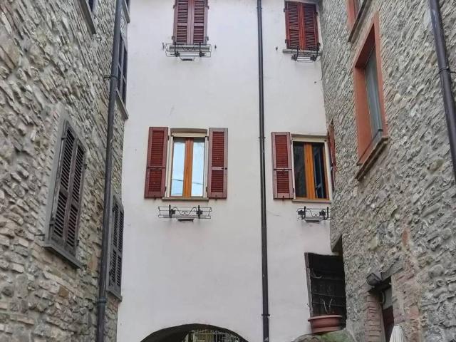 Appartamento in vendita a Alta Val Tidone PC