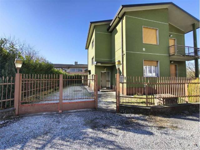 Appartamento in vendita a Alzate Brianza CO