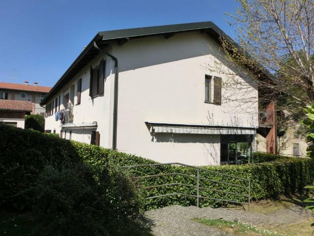 Appartamento in vendita a Alzate Brianza CO