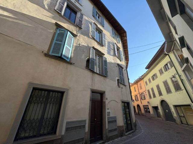 Appartamento in vendita a Alzano Lombardo BG
