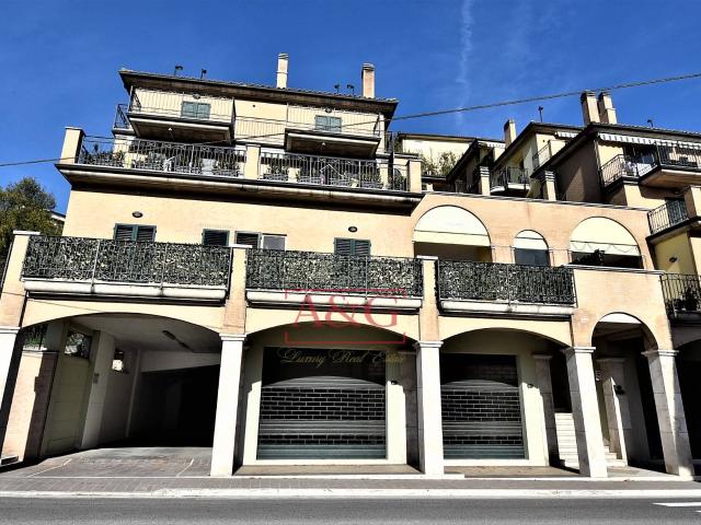 Appartamento in vendita a Amandola, Centro