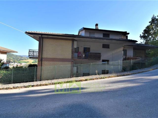 Appartamento in vendita a Amandola FM