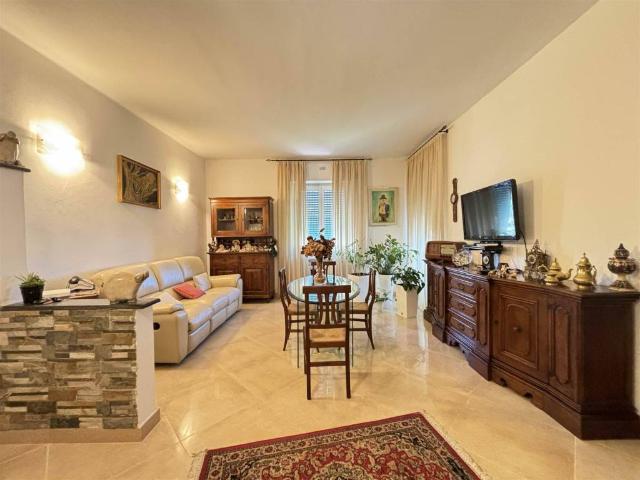 Appartamento in vendita a Ameglia SP