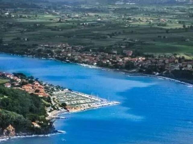 Appartamento in vendita a Ameglia SP