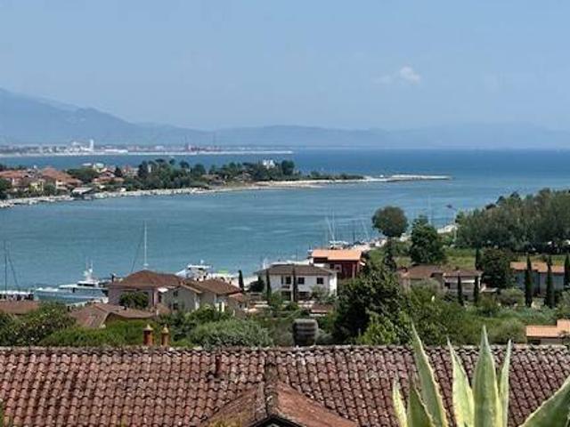 Appartamento in vendita a Ameglia SP