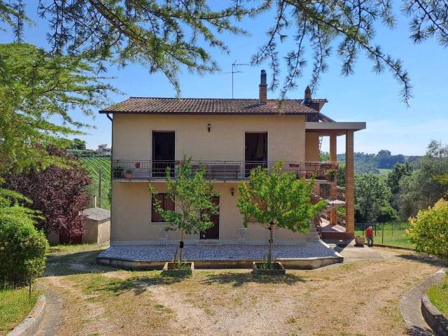 Appartamento in vendita a Amelia TR