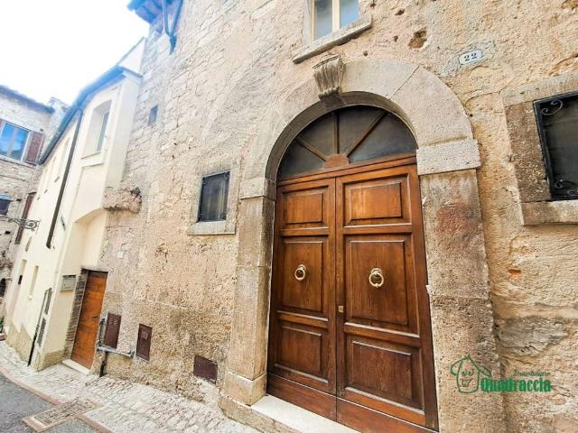 Appartamento in vendita a Amelia TR
