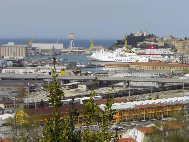 Appartamento in vendita a Ancona AN