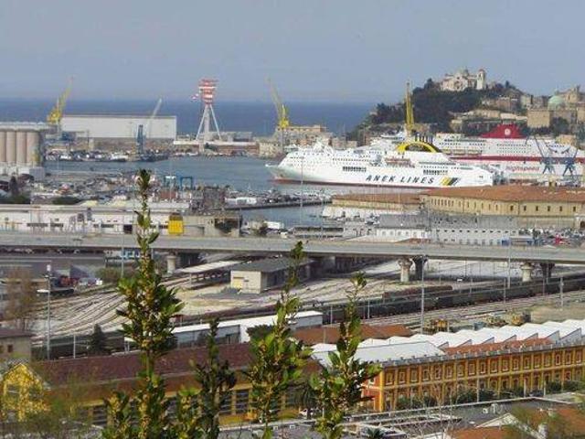 Appartamento in vendita a Ancona AN