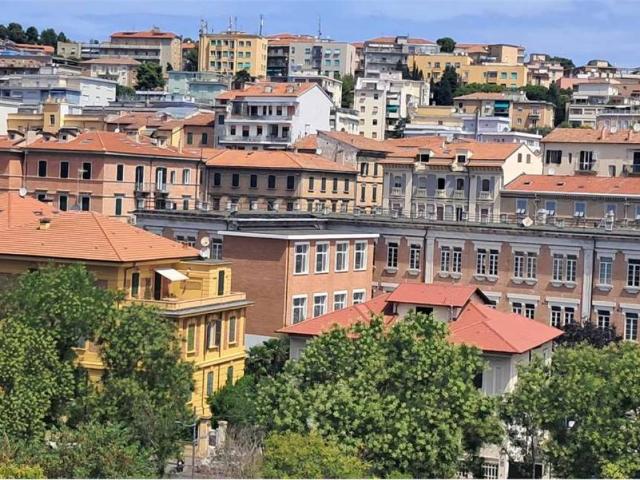 Appartamento in vendita a Ancona AN