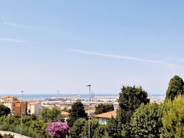 Appartamento in vendita a Ancona AN