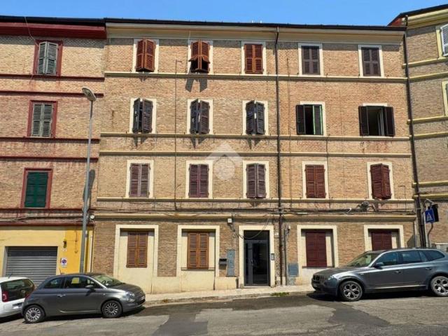 Appartamento in vendita a Ancona AN