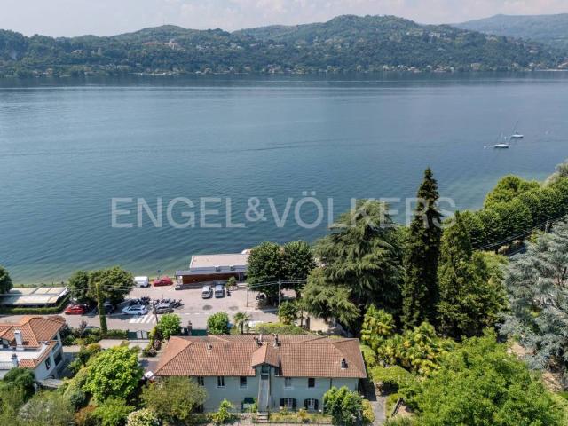 Appartamento in vendita a Angera VA