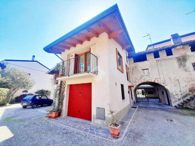 Appartamento in vendita a Angera VA