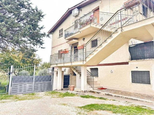 Appartamento in vendita a Anguillara Sabazia RM